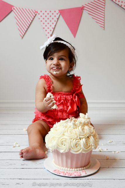 Tsawwassen cake smash photographer