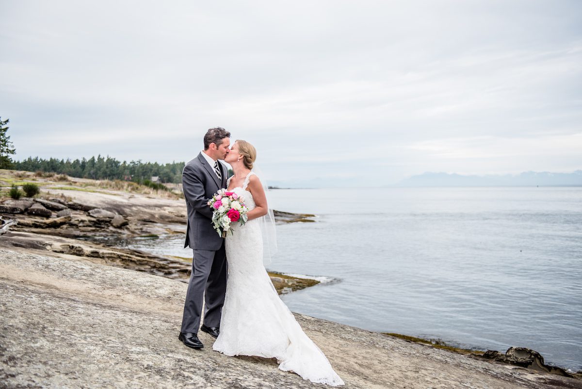Gulf Island wedding photographer