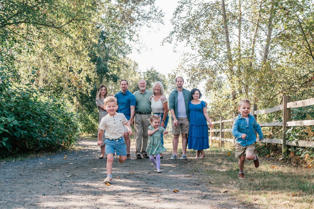 Spring family photo outfits